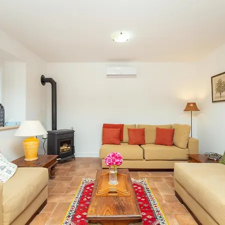 Pomalo Vila